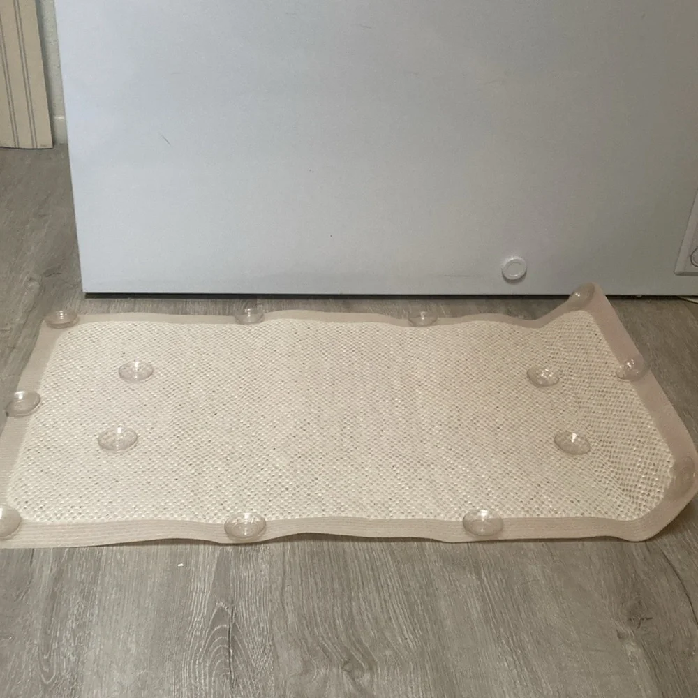 One Aqua Pedic Bath Mat new never used